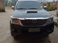 SELLING TOYOTA Hilux 2012 4x4mt