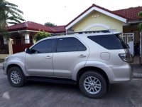 SELLING TOYOTA Fortuner 2012 Manual 4x2