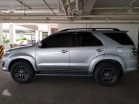 Toyota fortuner 2015 v variant top of the line