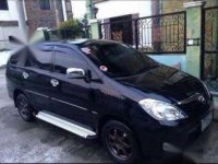 SELLING TOYOTA Innova g 2010 model