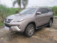 SELLING TOYOTA Fortuner v matic 2017