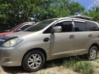 SELLING Toyota Innova 2012 E matic