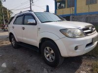 SELLING TOYOTA Fortuner G 4x2 diesel matic