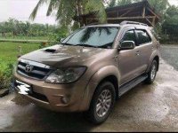 SELLING TOYOTA FORTUNER 2005 4x4