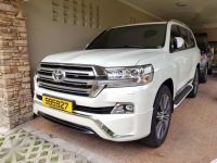 2017 Toyota Land Cruiser series 200 Dubai Version "full options"