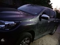 SELLING Toyota Hilux LIKE NEW