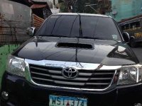 Selling TOYOTA Hilux 2013 model M/T New battery