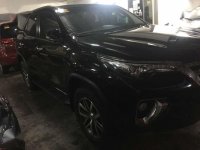 TOYOTA Fortuner 2.4 V 4x4 2017 Automatic Black