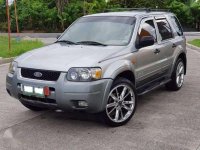Selling my Ford Escape 2006 good running condition