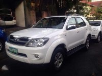 TOYOTA Fortuner 2008 2.7 G AT - less than 22k kms