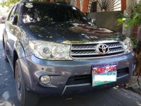 SELLING Toyota Fortuner 2009 gas