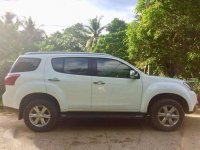 ISUZU MU-X 4x4 3.0L AT DSL 2016 model white