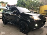 Toyota Fortuner 3.0 V AT 2015 for sale 