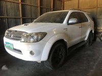 Toyota Fortuner 2010 V 4x4 - Asialink Preowned Cars