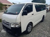 Toyota Hiace commuter manual diesel 2014model