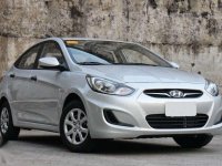 2015 HYUNDAI ACCENT : AT . like new . super fresh 