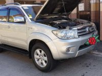 For sale TOYOTA Fortuner 2009 v 4x4 matic diesel