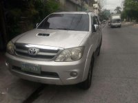 2005 TOYOTA Fortuner V 4x4 Matic Diesel FOR SALE