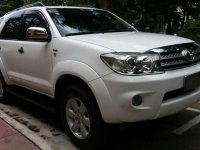 2010 TOYOTA Fortuner 4x2 g diesel FOR SALE