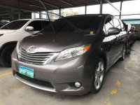 2011 Toyota Sienna XLE A/T Full Options Full Ootions