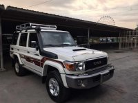 Toyota Land Cruiser 76 v8 LX10 special for sael