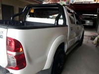 Toyota Hilux 4x2 2015 model for sale