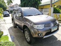 2012 Mitsubishi Montero glsv automatic top of the line.