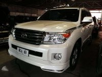 2014 Toyota Land Cruiser LC200 White Pearl color