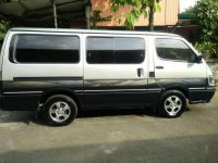 2000 model Toyota Hi Ace grandia gl FOR SALE