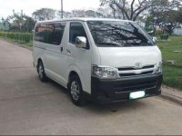 Toyota HIACE Commuter 2014 diesel Almost Brand new