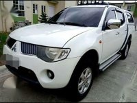 Rush sale Mitsubishi Strada 2009