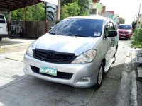 Selling Toyota Innova J 2010 model