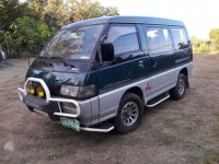 2005 Mitsubishi Delica Starwagon 4x4 Limited FOR SALE 