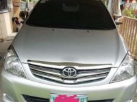 Toyoto Innova V 2009 model top of the line