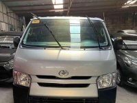 2016 Toyota Hiace 2.5 commuter diesel manual SILVER