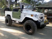 SELLING TOYOTA Land Cruiser fj40 4x4