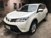 Toyota RAV4 Premium 4x2 AT 45km 1st owner 2014 model pearl white