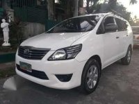 Selling our 2013 Toyota Innova 2.5 E look Diesel