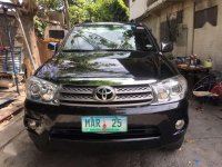 For sale TOYOTA Fortuner g 2010 diesel