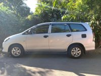 Toyota Innova E 2010 gasoline manual for sale 