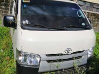 YW 5680 ToyotaHhiace commuter 2016 FOR SALE