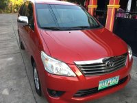 SELLING Toyota Innova e 2012