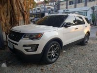 2017 Ford Explorer V6 Top of the Line Panoramic Roof 6k kms only new