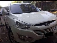 Selling white Hyundai Tucson 2010