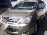 For sale Toyota Innova g 2010 TOP of the line gas manual