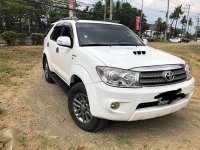 Toyota Fortuner V 2010 for sale 