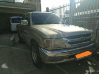 2004 Toyota Hilux 2L for sale 