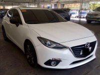 Selling Used Mazda 3 2016 in Makati