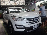 Selling White Hyundai Santa Fe 2014 in Manila