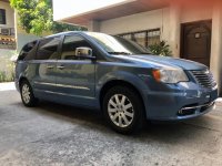 Selling Used Chrysler Town And Country 2012 Van in Quezon City